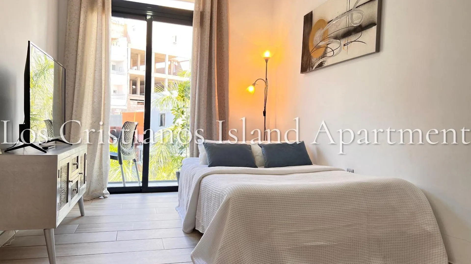 Los Cristianos Island Apart 0*, Los Cristianos (Tenerife)
